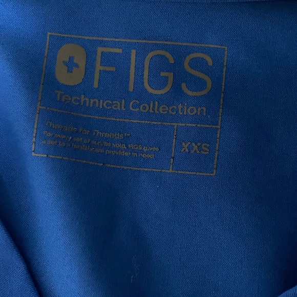 FIGS scrub top XXS in royal blue - Picture 2 of 2
